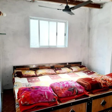 Ujjain Yatri Niwas Homestay Exterior photo